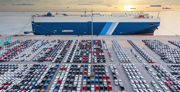 Car Buyers Hit More Dealers Amid Tariff Turbulence