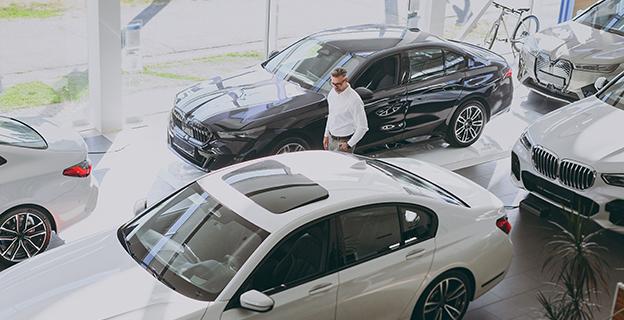 More Car Buyers Visit Just One Dealership in November